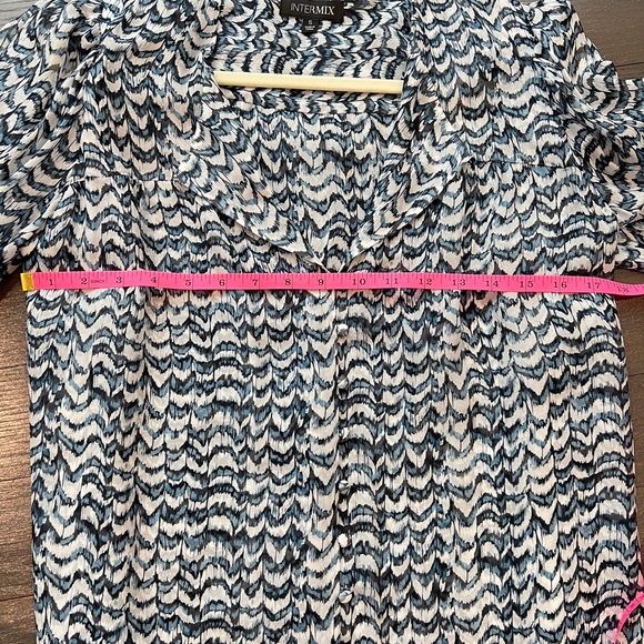 Intermix Blouse - Picture 2 of 4